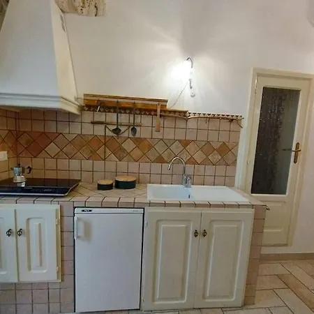 Ziella Ostuni