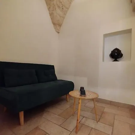 Ziella Ostuni